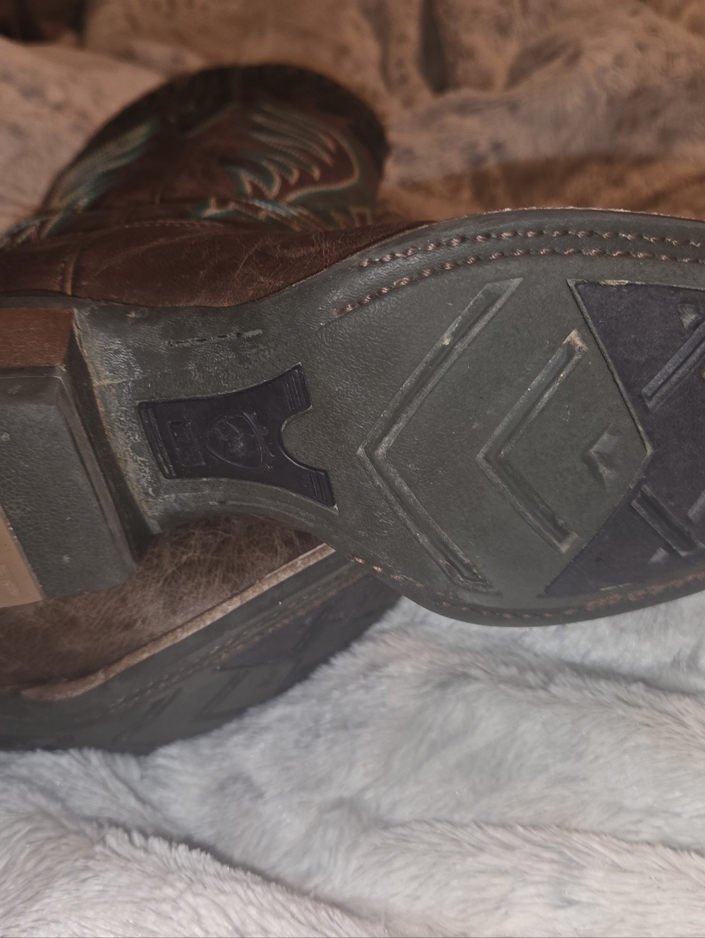 Ariat Brown Cowboy Boots with Teal Embroidery - Picture 4 of 7